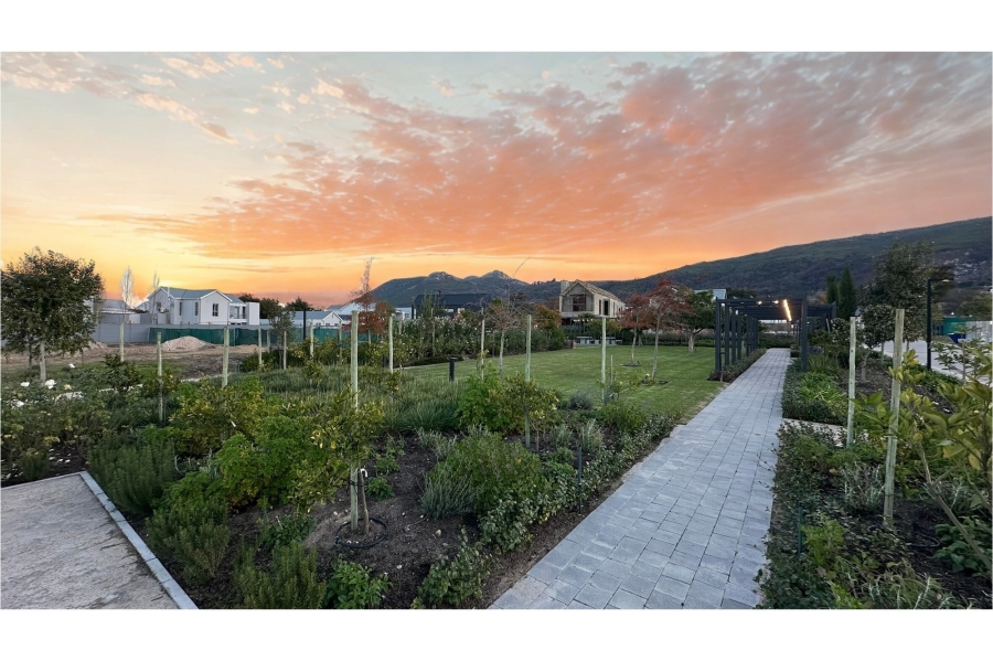 To Let 3 Bedroom Property for Rent in Lemoenkloof Western Cape